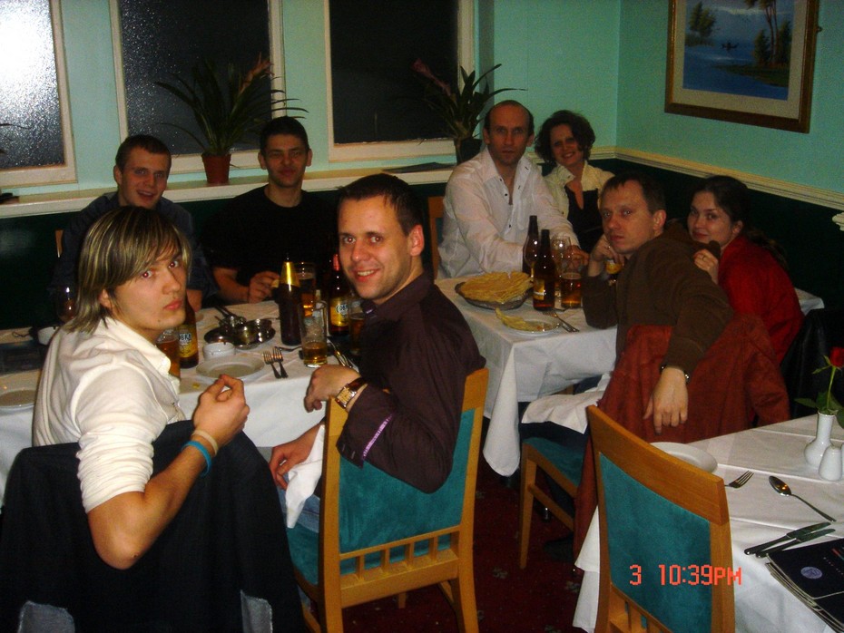 boici v restorane :)))