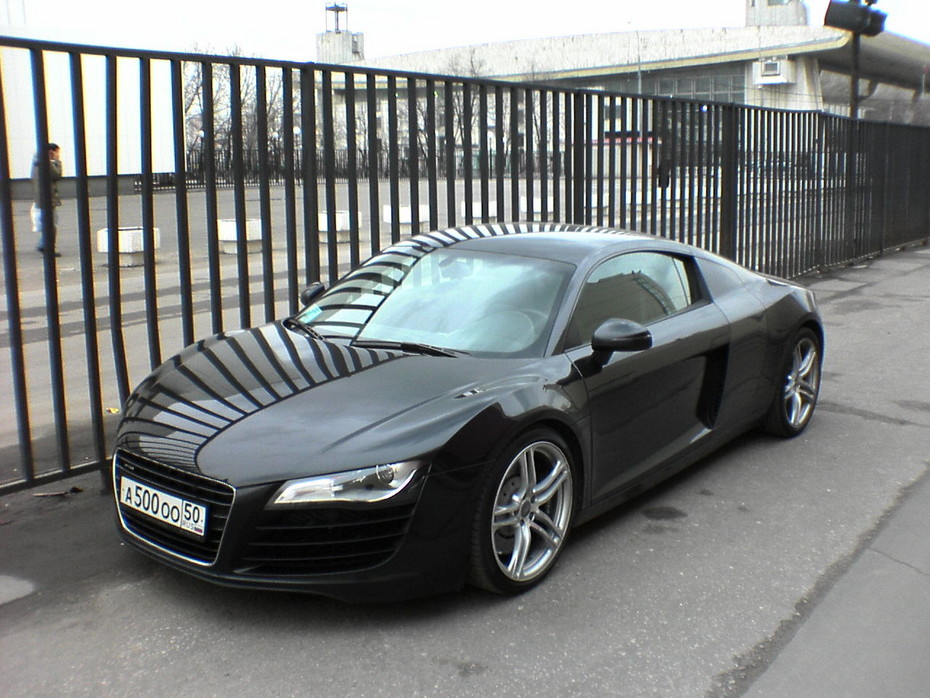 http://www.audi-zapad.ru/newcars/r8/
