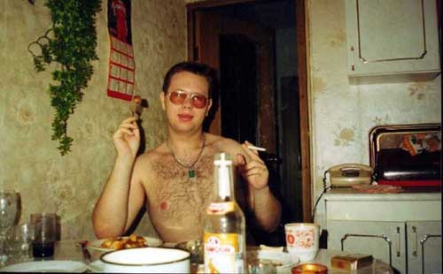 � 2001�.