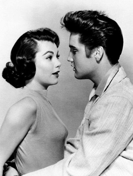 ����� ������ � ����� ������ � "Jailhouse Rock", 1957 ���.
