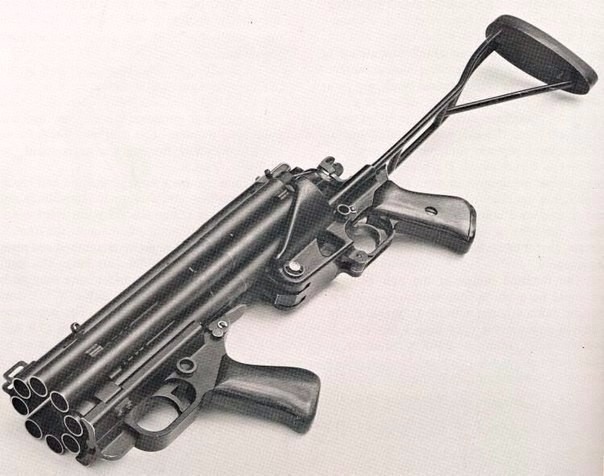 Colt Defender Mark I � ������������ 8-�� ��������� ��������, ��������������� ��� ������������������ �������. �������� �� ��� ���� ����������, ������� ����, �������� � ������������ ��� � �� ��� ������ �� ����������.