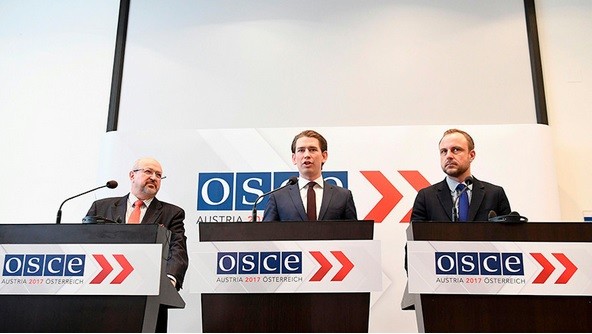 << ���� ������ ������� << (https://russian.rt.com/world/article/350036-obse-protiv-sankcii-pochemu-organizaciya-reshila-poiti)