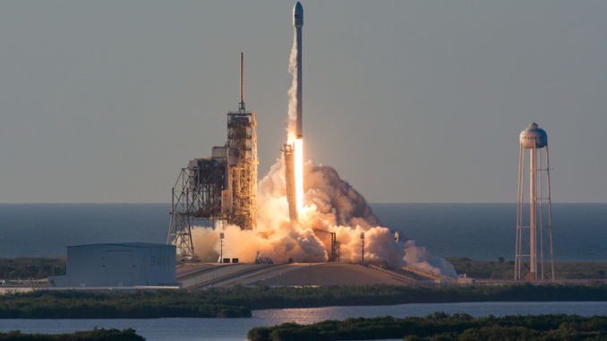 Falcon9/Inmarsat-5 F4  c  KSC LC-39A