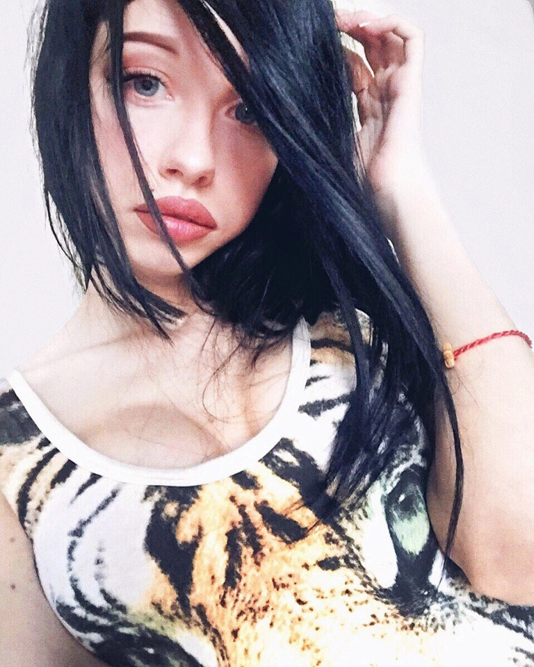 ^-^