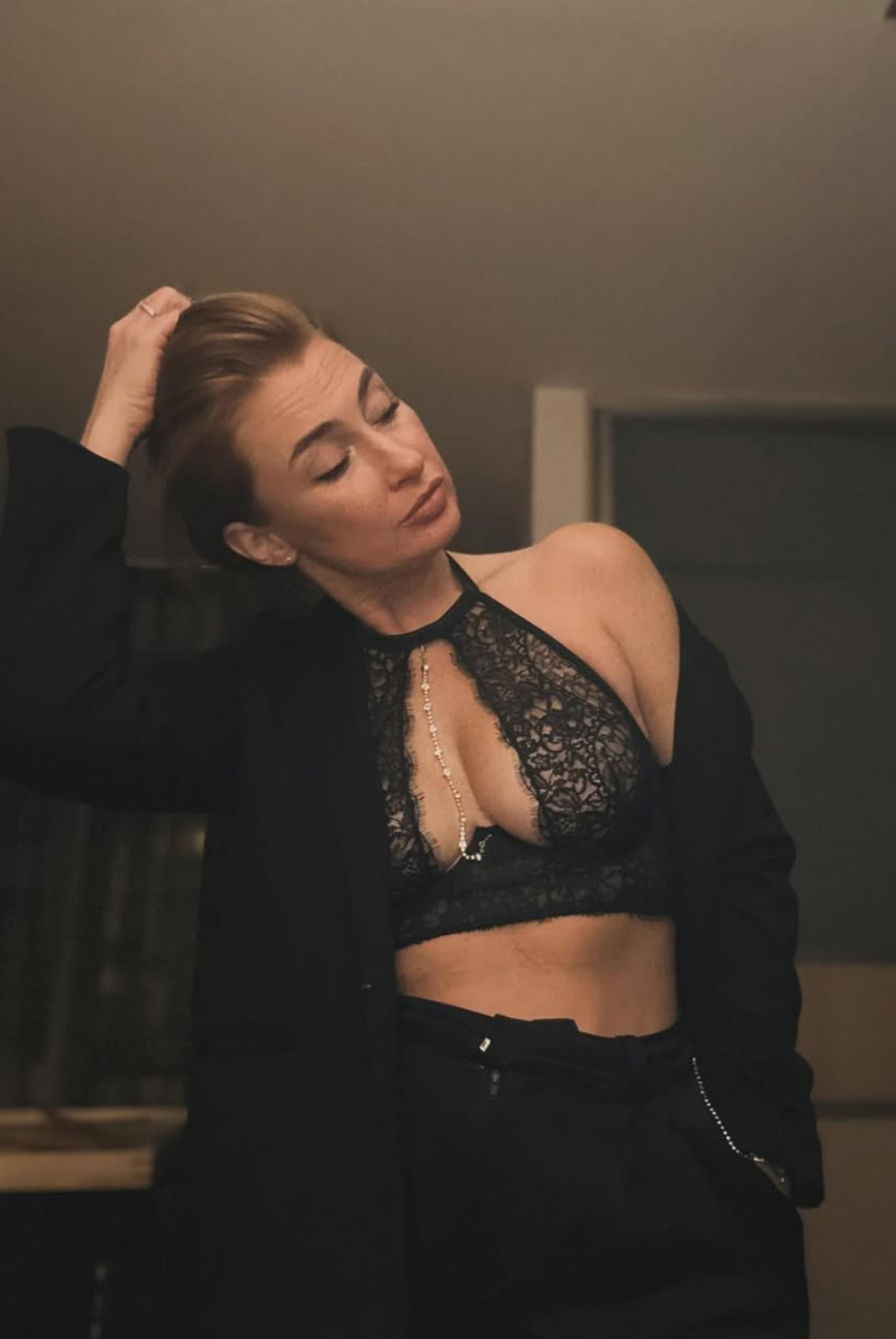 :*