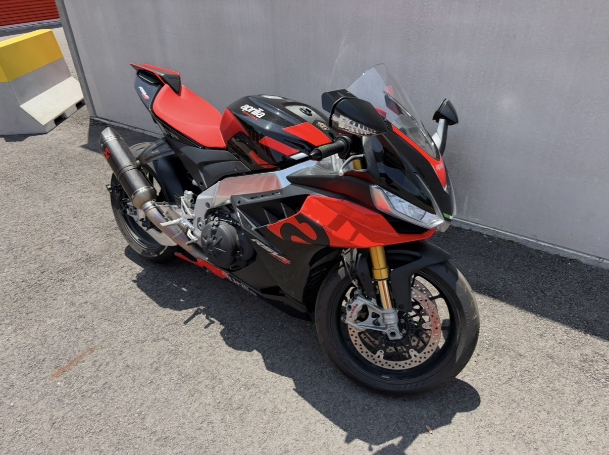 Baby RSV4 Factory