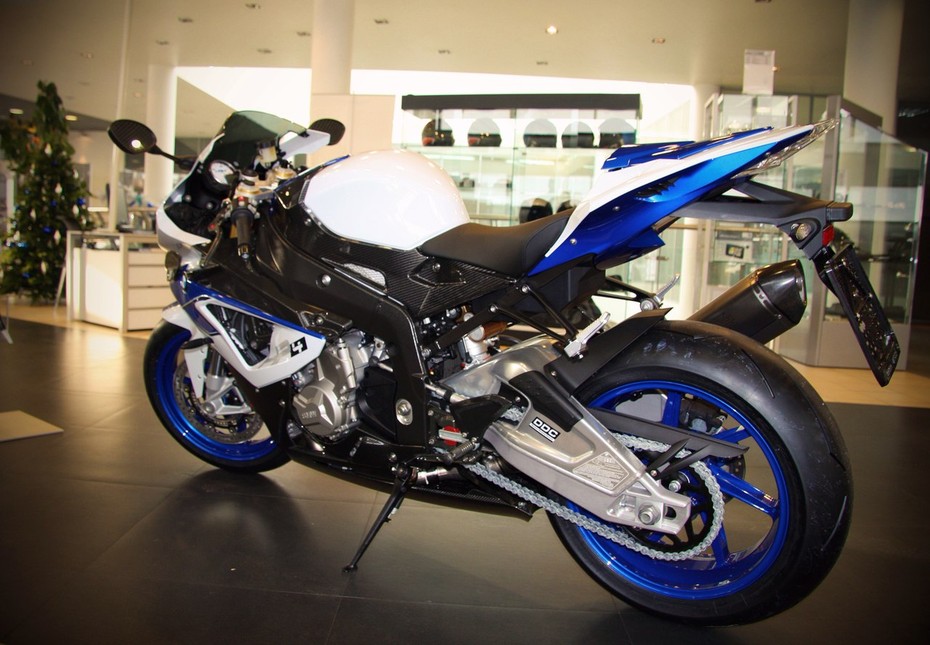 BMW HP4